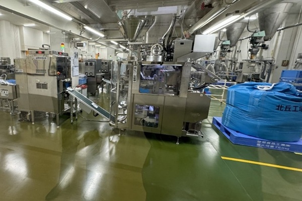 粉末包装機ラインの見学